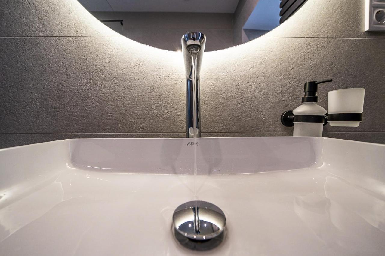 Karoly Boutique Suites, Best Location By Bqa Budapest Szoba fotó
