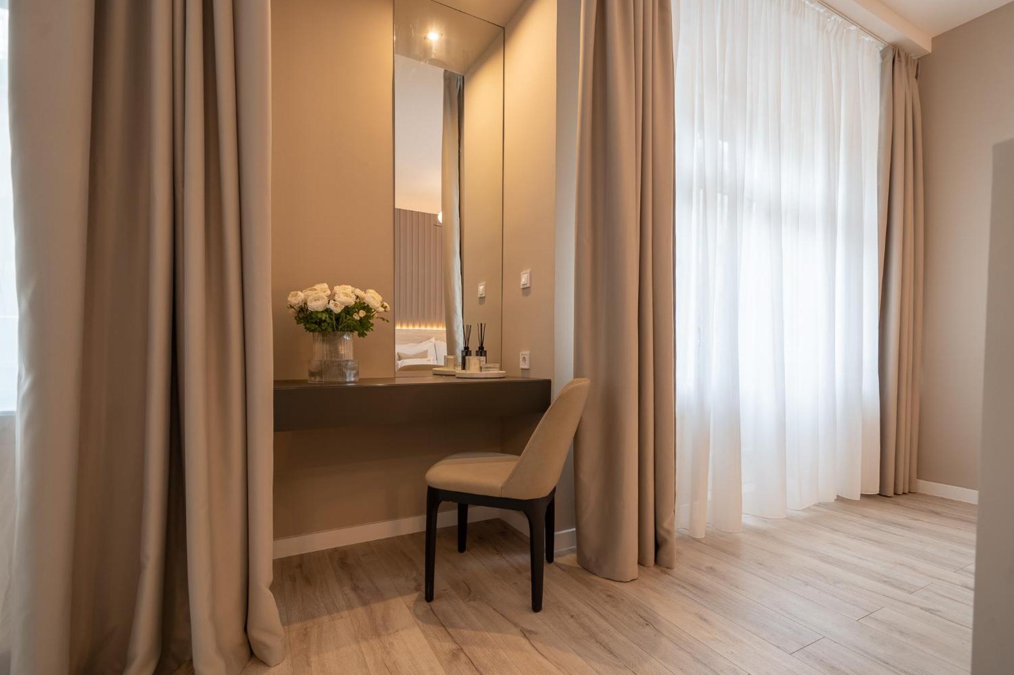 Karoly Boutique Suites, Best Location By Bqa Budapest Kültér fotó