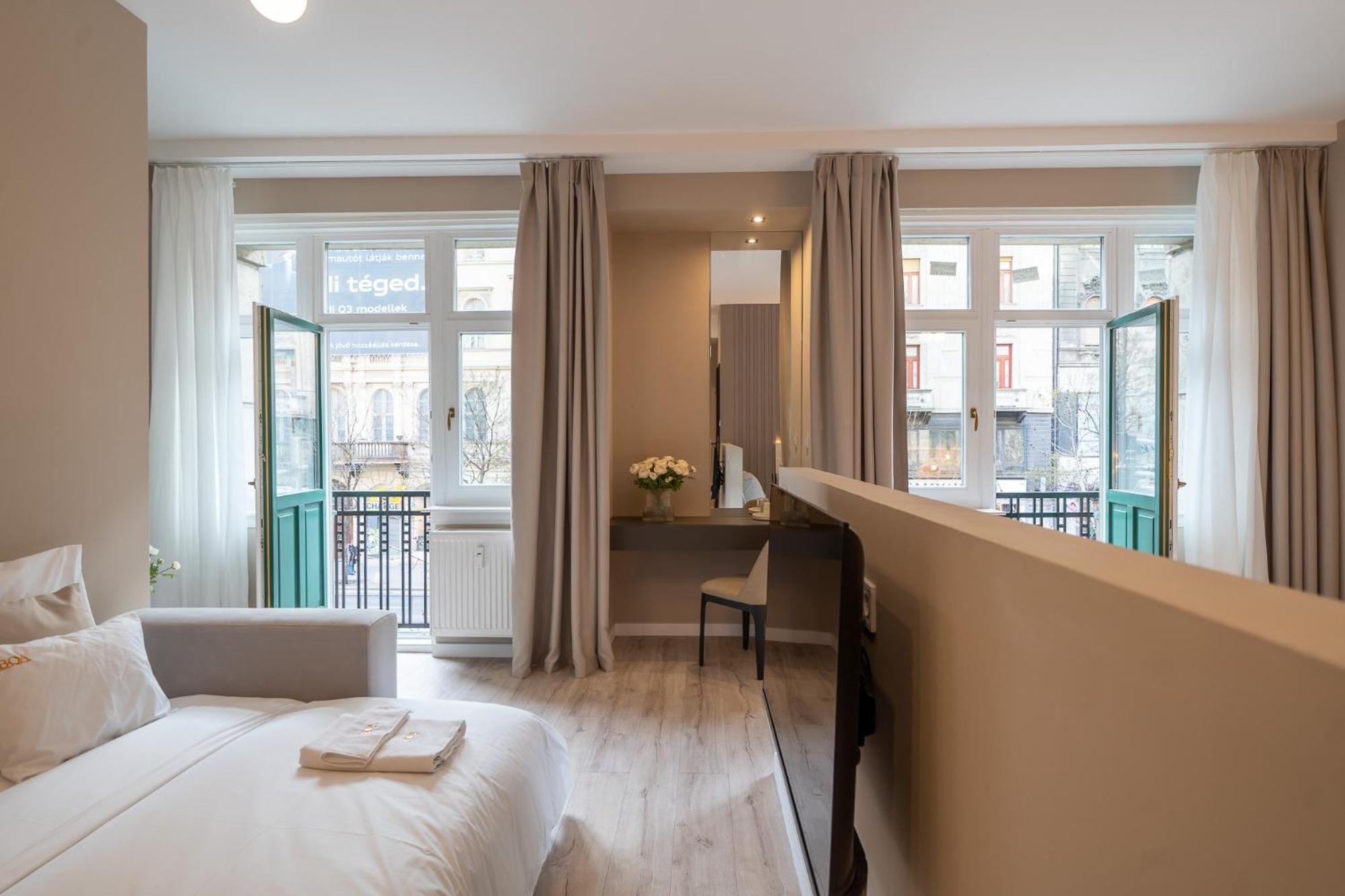 Karoly Boutique Suites, Best Location By Bqa Budapest Kültér fotó